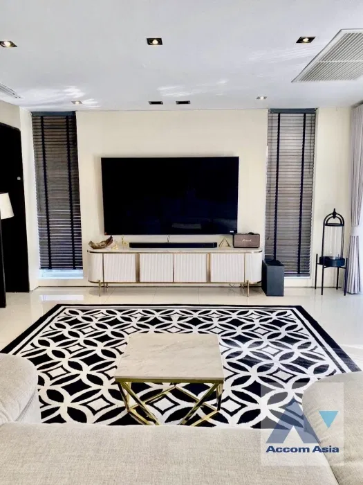 picture 🔼🔽 AccomA 📩 Private Swimming Pool,Pet friendly 5 BR House @Noble Thara Phatthanakan Village (AA40896) - 10/20