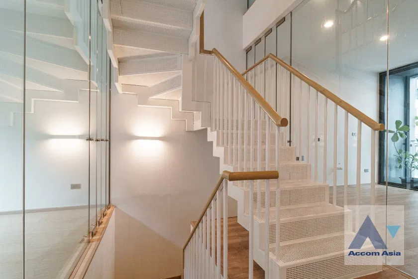 รูป 🔼🔽 AccomA 📩 Pet friendly 4 BR Townhouse @Luxury Style in Prime Location (AA32361) - รูปที่ 8/20