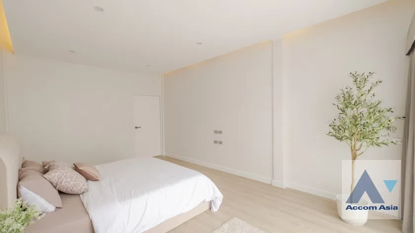 รูป 🔼🔽 AccomA 📩  Newly renovated townhome 4 beds for rent in Sukhumvit, Bangkok near BTS Phra khanong (AA33050) - รูปที่ 18/20