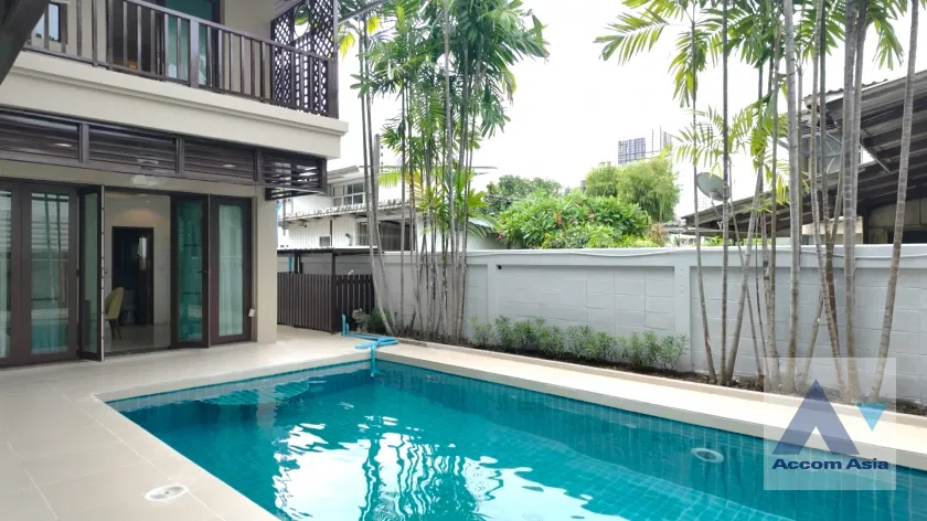 picture 🔼🔽 AccomA 📩 Modern 3-storey house with natural light and private garden in Sukhumvit  - 2/20