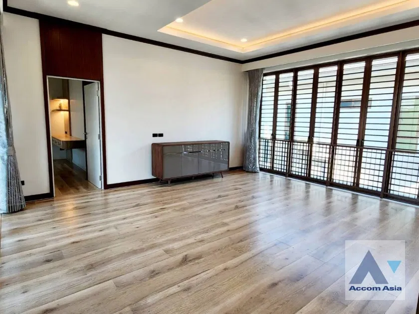 picture 🔼🔽 AccomA 📩 Modern Detached Home with Private Garden (AA42892) - 13/20