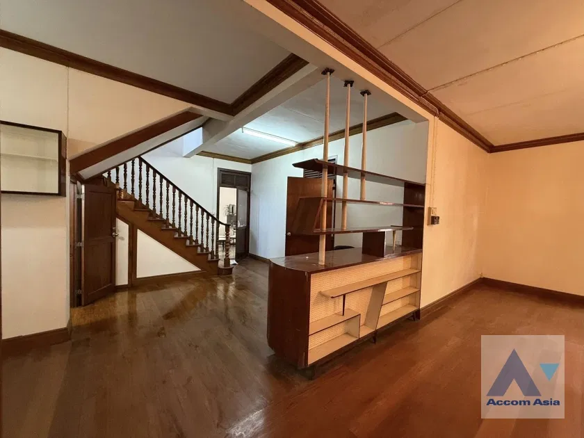 picture 🔼🔽 AccomA 📩 Private Swimming Pool 5 BR House in Phaya Thai (AA42756) - 5/18