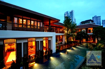 บ้านเดี่ยว เขตวัฒนา : 🔼🔽 AccomA 📩 Pet friendly,Private Swimming Pool,Garden 5 BR House in Khlong Toei Nuea (AA36319)