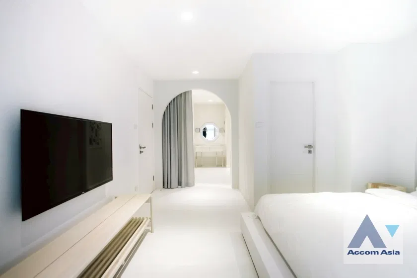 picture 🔼🔽 AccomA 📩 Newly renovated 2 BR Condominium @Navin Court (AA44330) - 11/20