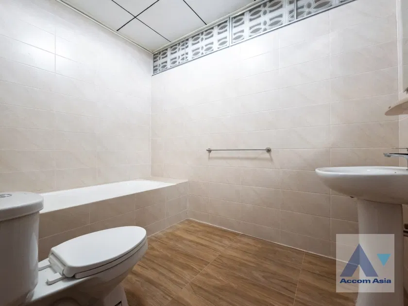 รูป 🔼🔽 AccomA 📩 House for rent in Sathorn with garden space, near BTS Chong Nonsi (1712188) - รูปที่ 17/20