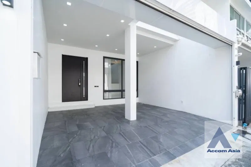 picture 🔼🔽 AccomA 📩  4 BR Townhouse in Khlong Toei Nuea (AA42261) - 17/17