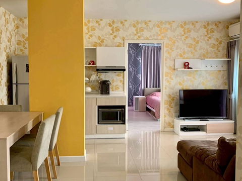For Rent D condo sign 2 bedrooms 5th floor