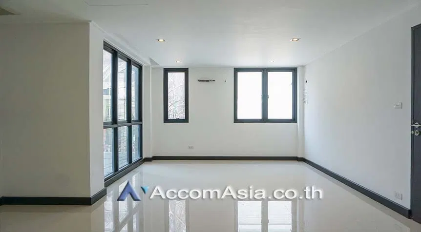 รูป 🔼🔽 AccomA 📩 Modern townhouse with natural light in Sathorn, Bangkok (AA27149) - รูปที่ 5/10