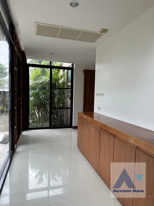 picture 🔼🔽 AccomA 📩 Contemporary Home with Full Function & Open Plan (AA35870) - 19/20