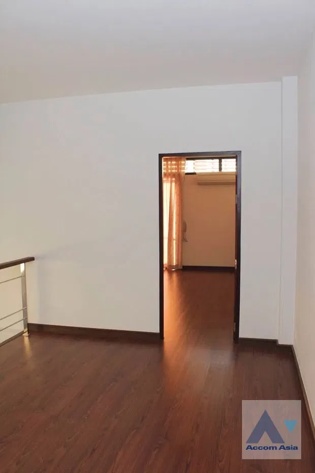 picture 🔼🔽 AccomA 📩 Modern-style home office in a central location for rent, near BTS (AA39135) - 9/20