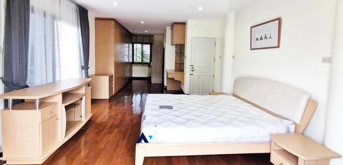 รูป 🔼🔽 AccomA 📩 Home Office 4 BR House in Thung Maha Mek (AA33376) - รูปที่ 8/18