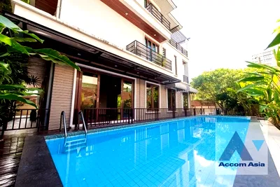Houses for rent BTS Thong Lo (Thong Lor) : 🔼🔽 AccomA 📩 Private Swimming Pool 4 BR House in Khlong Ton Nuea (96338)