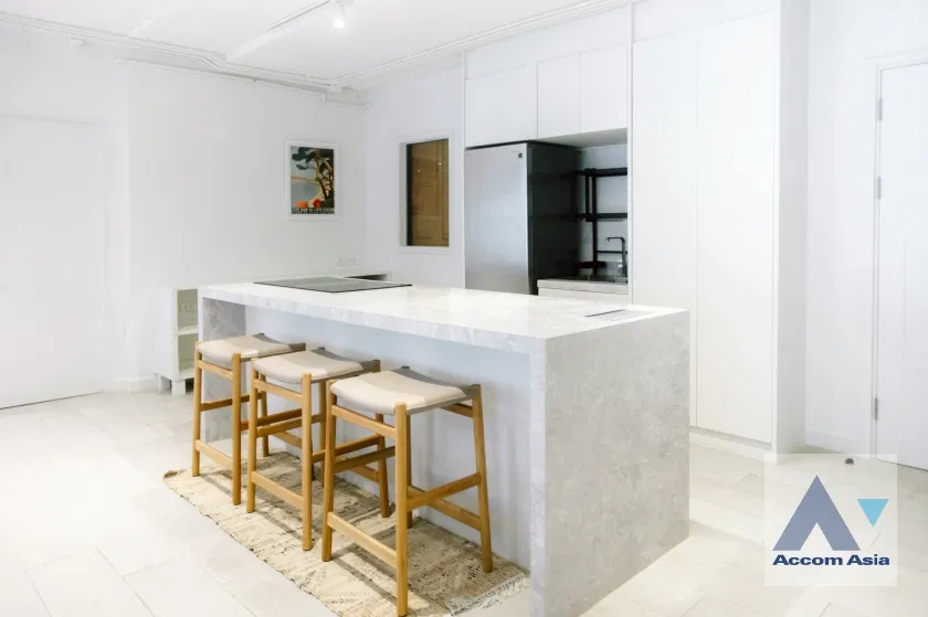 picture 🔼🔽 AccomA 📩 Newly renovated 2 BR Condominium @Navin Court (AA44330) - 3/20