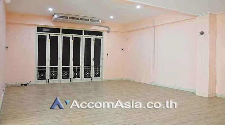 picture 🔼🔽 AccomA 📩 Home Office 3 BR House in Phra Khanong Nuea (AA14855) - 5/11