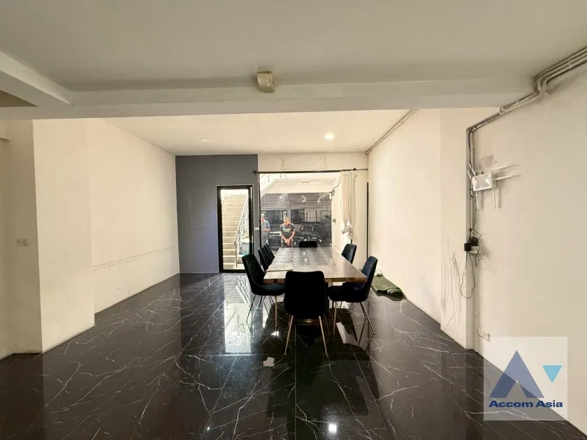 picture 🔼🔽 AccomA 📩  4 BR Townhouse @Regent 71 (AA44324) - 10/20