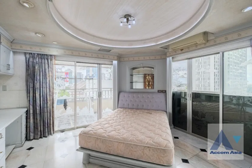 รูป 🔼🔽 AccomA 📩 Grand condo with chandelier dining and luxury marble finish (AA40769) - รูปที่ 16/20