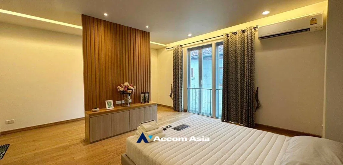 picture 🔼🔽 AccomA 📩 Home Office 4 BR Townhouse in Klong Tan (AA33995) - 11/20