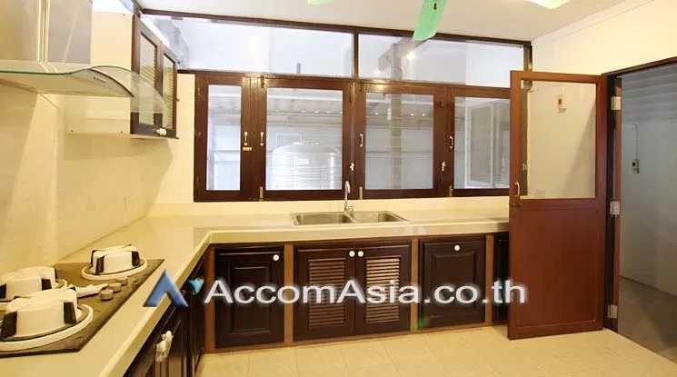 picture 🔼🔽 AccomA 📩 Pet friendly 3 BR House in Khlong Ton Nuea (13000372) - 4/12