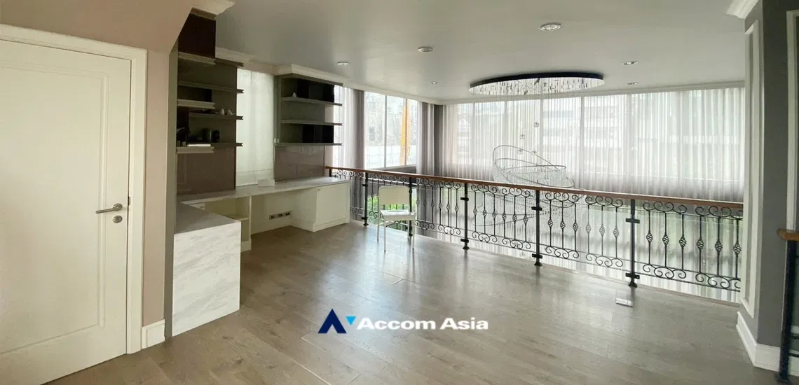 picture 🔼🔽 AccomA 📩  Grand Modern-Classic Home with Double-Height Ceiling (AA34999) - 11/18