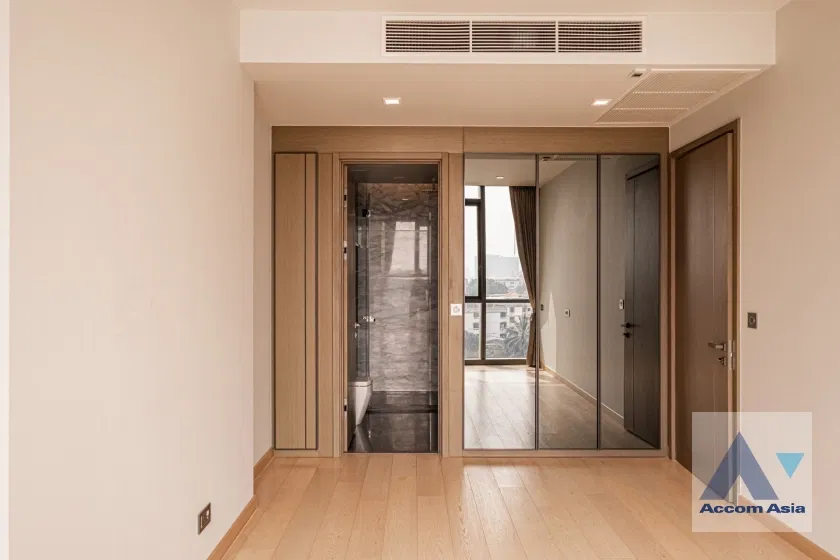 picture 🔼🔽 AccomA 📩 Stylish condominium with bold interiors and modern comforts (AA39282) - 12/14