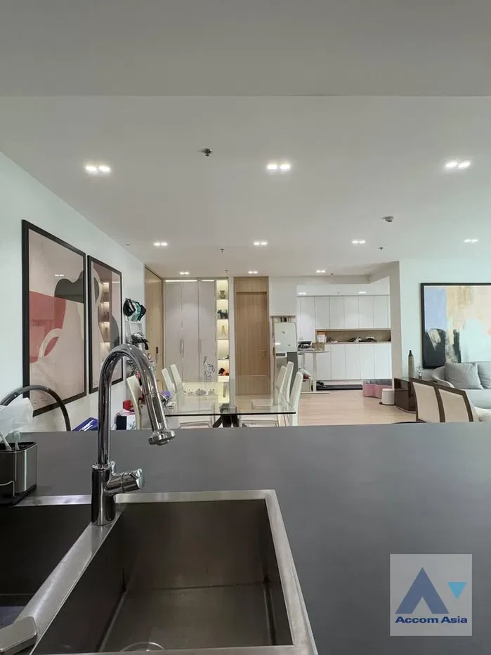 รูป 🔼🔽 AccomA 📩 Fully Furnished,Pet friendly 2 BR Condominium @Royal Saladaeng (AA43394) - รูปที่ 6/20