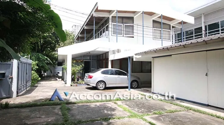 picture 🔼🔽 AccomA 📩  3 BR House in Khlong Ton Nuea (AA18540) - 1/14