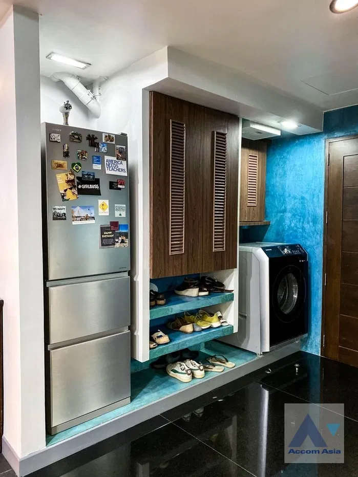 picture 🔼🔽 AccomA 📩  Modern home with bright blue interiors at Urbana Sukhumvit 15 (AA39741) - 9/20