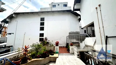 บ้านเดี่ยว เขตวัฒนา : 🔼🔽 AccomA 📩  4 BR House in Khlong Ton Nuea (AA35684)