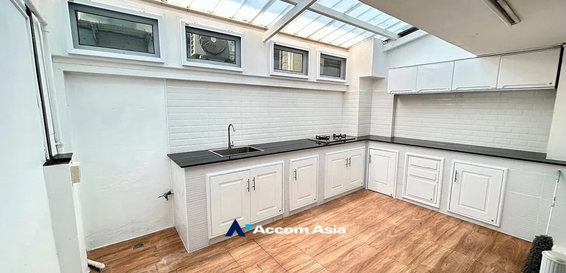 picture 🔼🔽 AccomA 📩 White-tone house with natural charm in Thong Lo (AA34265) - 9/19