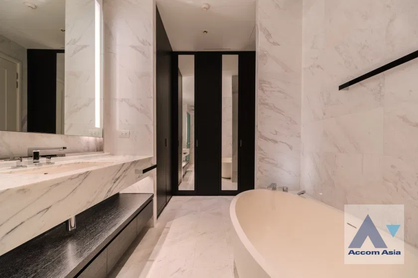 รูป 🔼🔽 AccomA 📩 Contemporary house with spacious open-plan and glass panels at Four Seasons Private Residences Condominium (AA31713) - รูปที่ 13/20