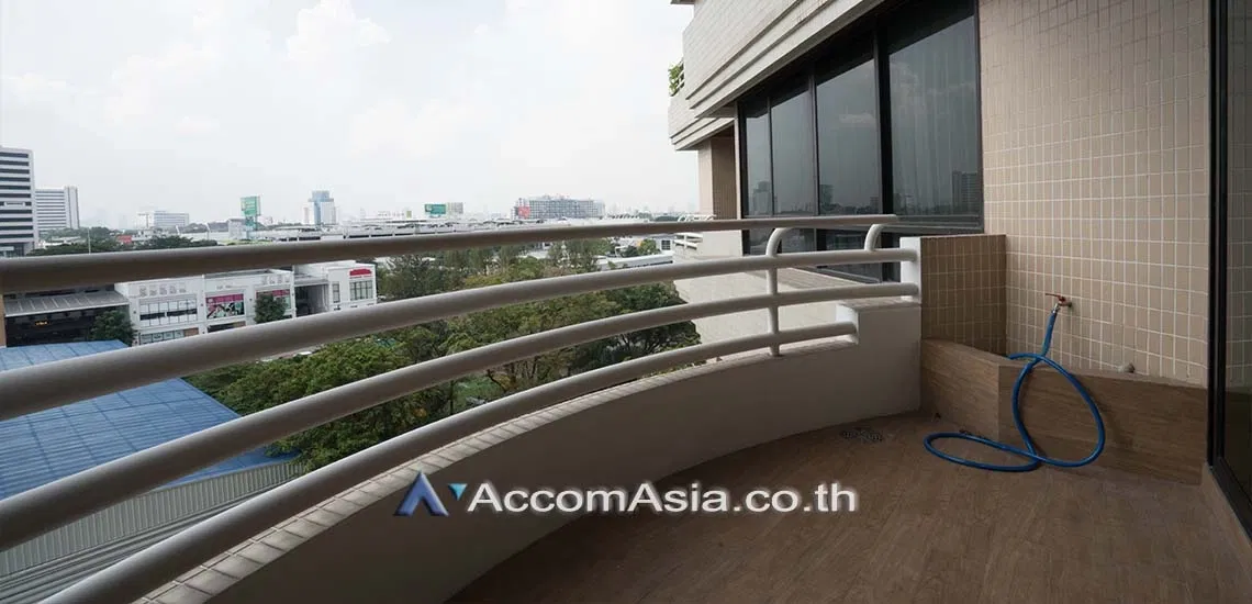 picture 🔼🔽 AccomA 📩 Classic-style condo with light-filled interiors and city views (AA28974) - 11/12