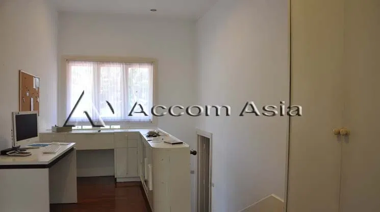 รูป 🔼🔽 AccomA 📩 Colonial-style home with spacious layout and steel kitchen (10002403) - รูปที่ 16/20