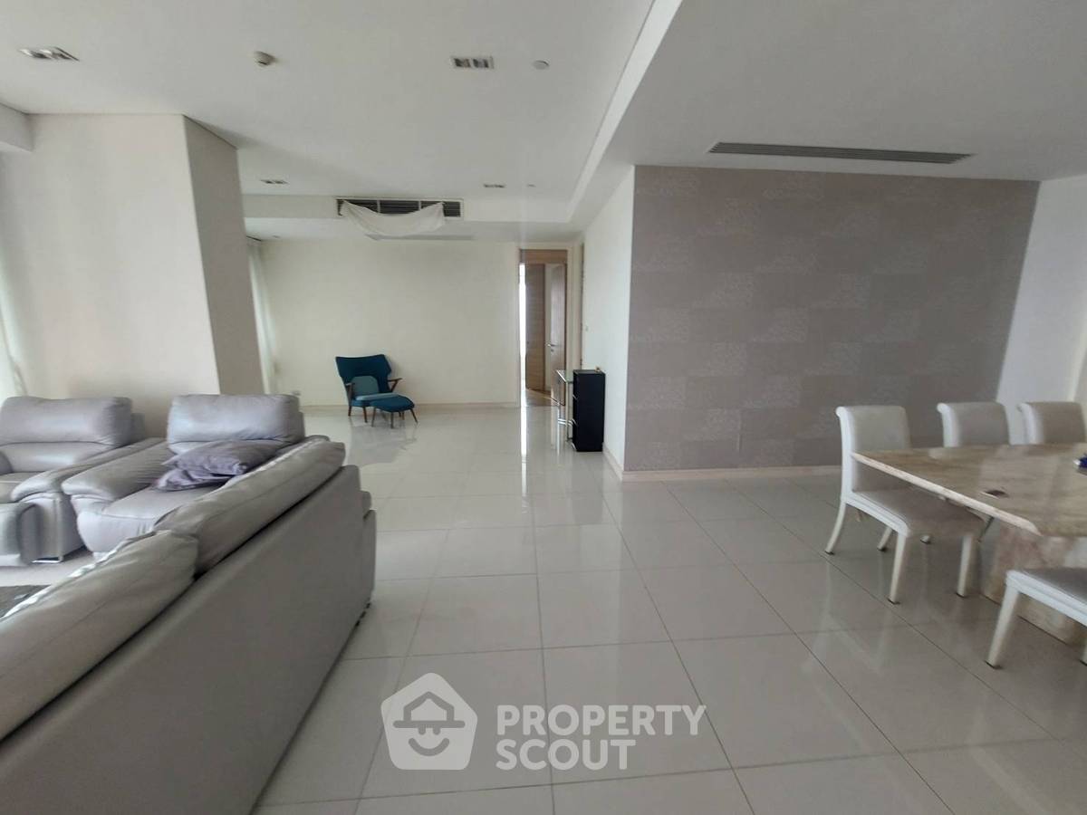 รูป คอนโด 3-ห้องนอน ที่ รีเฟล็คชั่น จอมเทียน บีช พัทยา ใกล้ เมืองพัทยา (ID 1557838) - รูปที่ 5/16