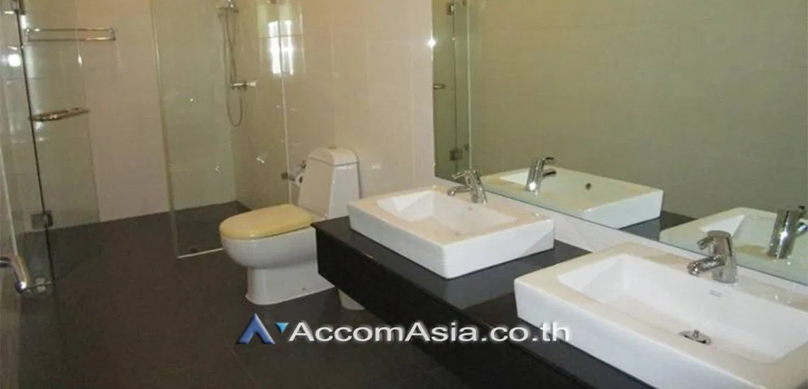 picture 🔼🔽 AccomA 📩 Home Office 3 BR Townhouse in Khlong Ton Nuea (AA11213) - 9/10