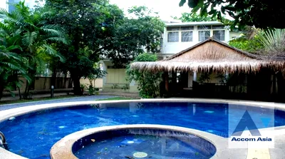 เช่าบ้านเดี่ยว ถนนเพชรบุรี กรุงเทพฯ : 🔼🔽 AccomA 📩  Classic Pool Villa with Expansive Garden (2311226)