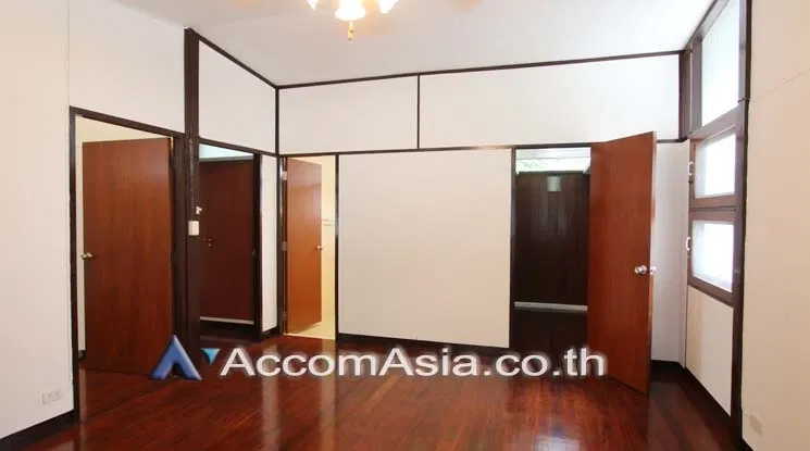 picture 🔼🔽 AccomA 📩 Pet friendly 3 BR House in Khlong Ton Nuea (13000372) - 8/12