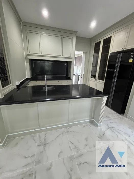 รูป 🔼🔽 AccomA 📩 Sleek Contemporary Home with Double-Height Foyer and Stylish Kitchen  (AA42158) - รูปที่ 16/20