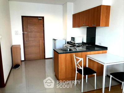 คอนโดให้เช่า : คอนโด สตูดิโอ ที่ วิลล่า สาทร ใกล้ BTS กรุงธนบุรี (ID 2284305)