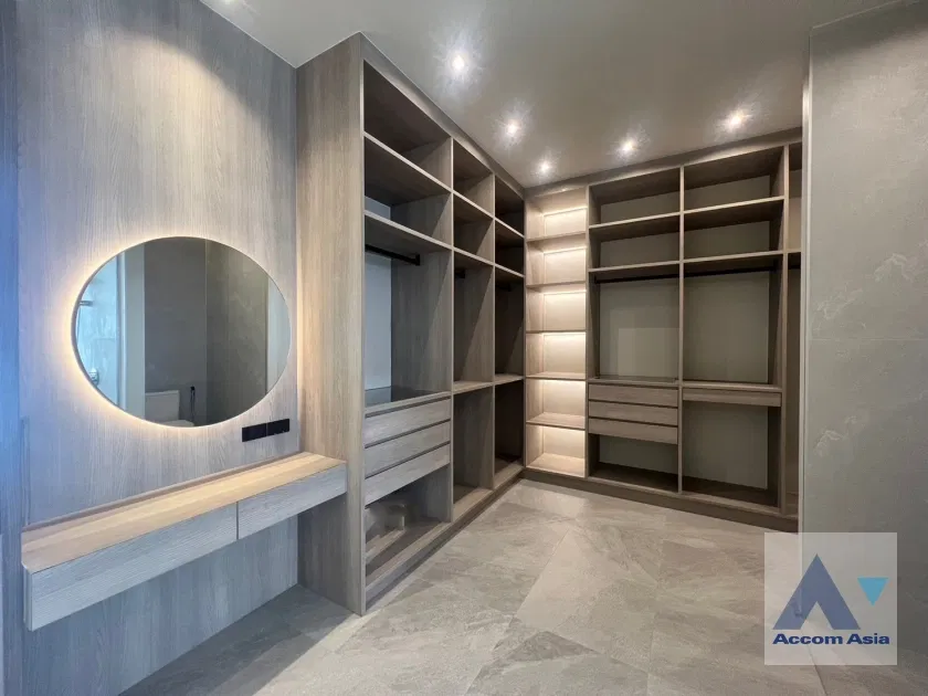 picture 🔼🔽 AccomA 📩 Warm Minimalist Home with Natural Light - 11/12