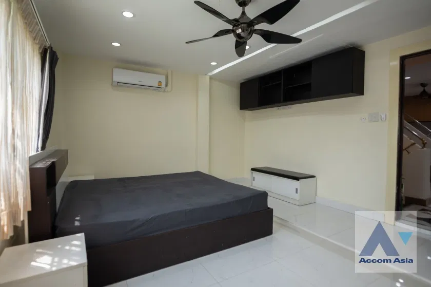 รูป 🔼🔽 AccomA 📩 Furnished home designed for home office use in Phra Khanong (AA42943) - รูปที่ 18/20