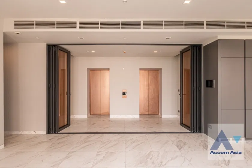 picture 🔼🔽 AccomA 📩 Stylish condominium with bold interiors and modern comforts (AA39282) - 3/14