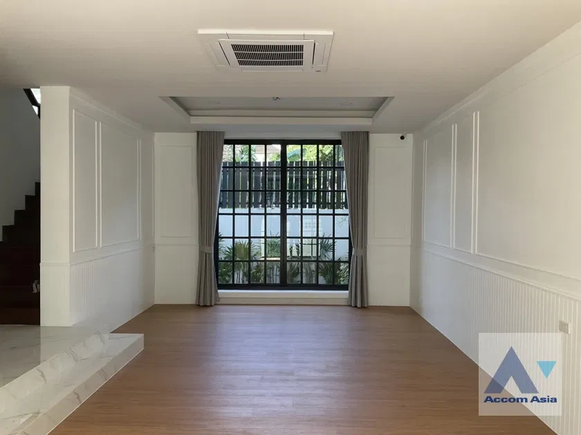 picture 🔼🔽 AccomA 📩  Newly renovated townhouse perfect for big family in Ekkamai, Sukhumvit (AA18461) - 3/19