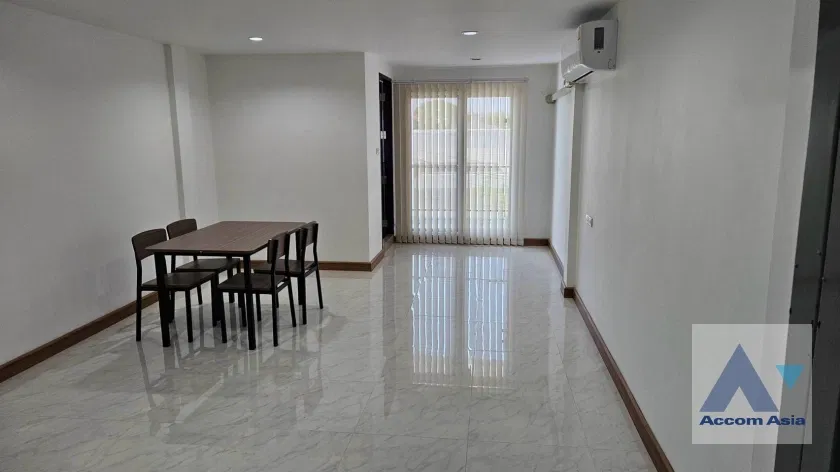 รูป 🔼🔽 AccomA 📩 Newly renovated,Home Office 1 BR Townhouse in Bang Chak (AA43371) - รูปที่ 2/20