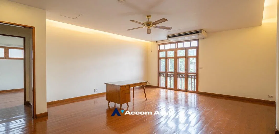 picture 🔼🔽 AccomA 📩 Classic white home with shared pool and bright, open interior 5 mins to BTS (6001601) - 5/20
