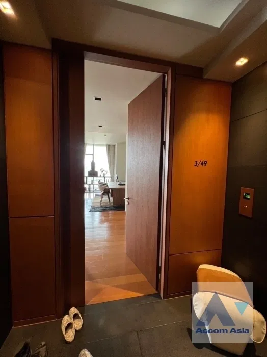 picture 🔼🔽 AccomA 📩  Stylish condominium with full-width windows and built-in décor in Sathorn (AA34862) - 17/17