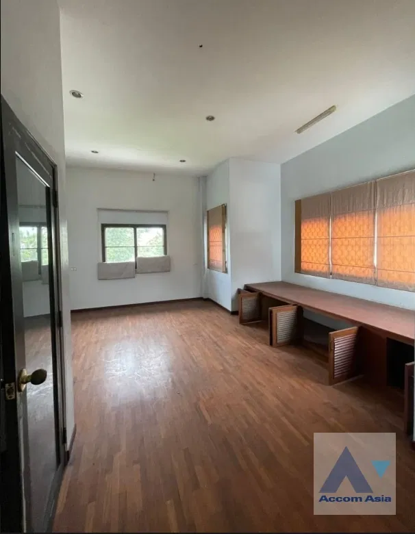 picture 🔼🔽 AccomA 📩  4 BR House in Phra Khanong (AA41646) - 6/9