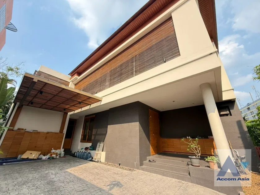 รูป 🔼🔽 AccomA 📩  Contemporary Tropical Home with Pool and Garden Views (AA43456) - รูปที่ 2/20