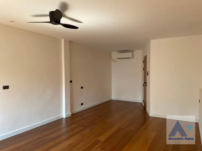 picture 🔼🔽 AccomA 📩  3 BR Townhouse in Khlong Toei Nuea (AA43136) - 13/20