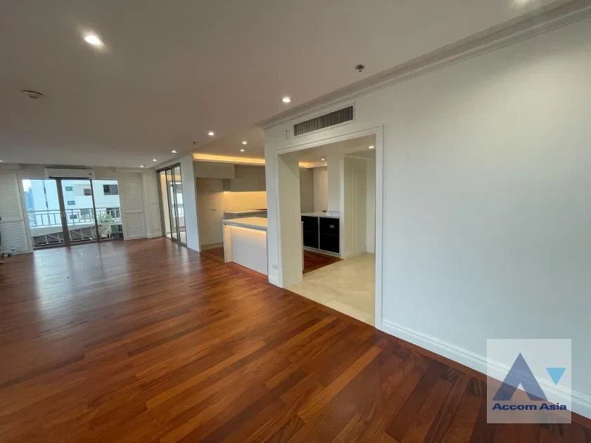 รูป 🔼🔽 AccomA 📩 Simple and airy condo with full-length windows in Sathorn (13002421) - รูปที่ 6/14
