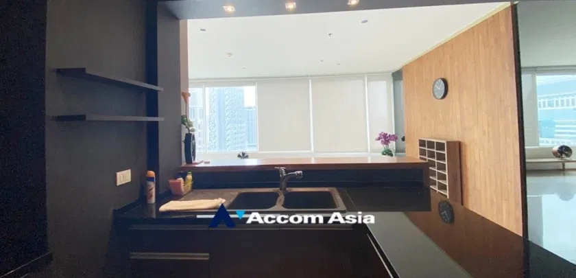 รูป 🔼🔽 AccomA 📩  Well-lit condominium with wood accents and panoramic windows in Sathorn (AA19577) - รูปที่ 8/18